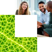 Des collègues discutent de l'alphabétisation en IA